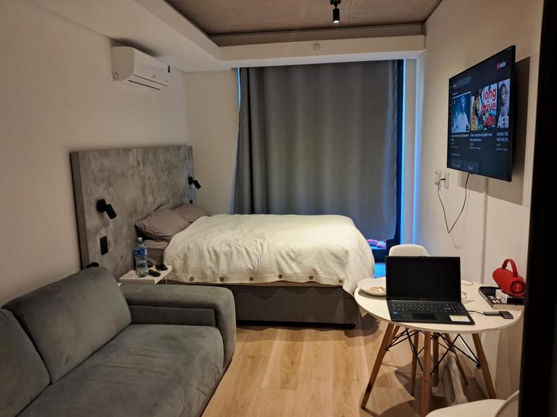 1 Bedroom Property for Sale in Sea Point Western Cape